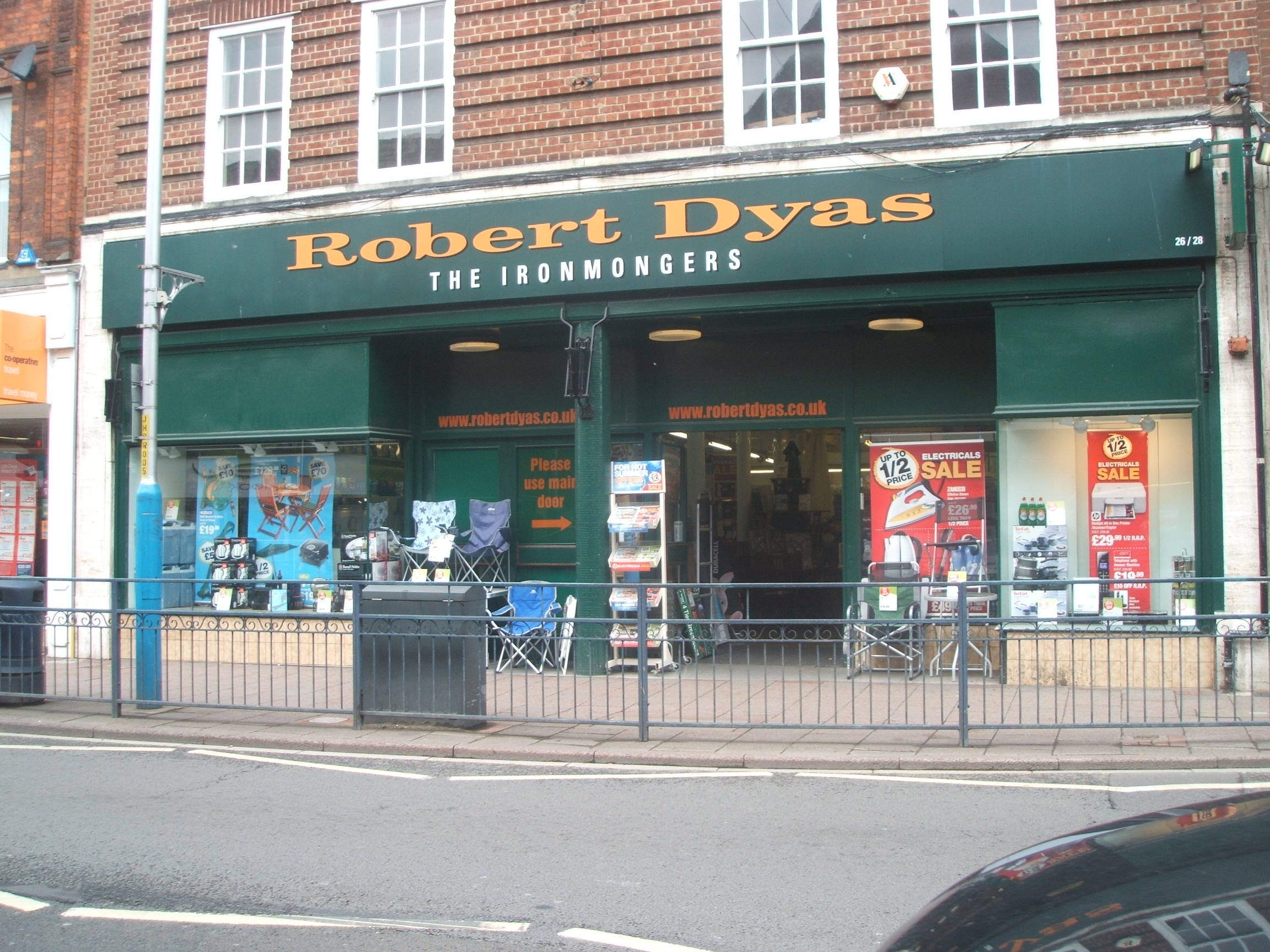 Robert Dyas at www.Tonbridgesearch.com